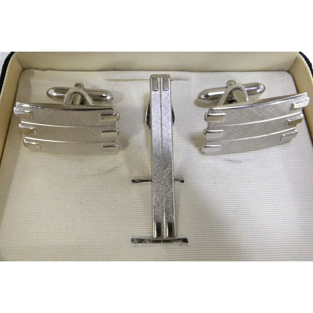 SWANK vintage silver tone cufflinks approx 3/4 x 1 inch & matching tie clip